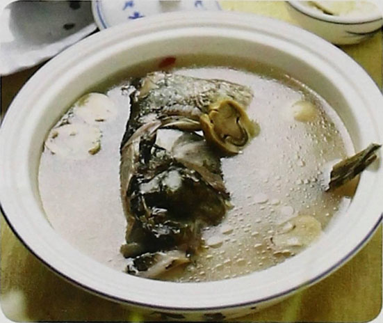 草菇大鱼头汤的做法