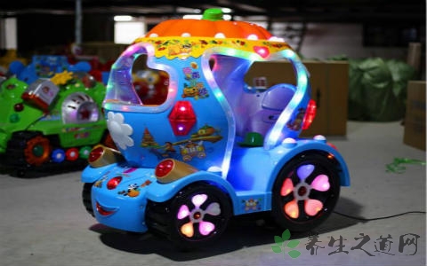 小孩玩儿童蹦极床好吗