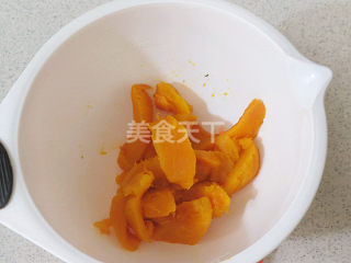 花样面点之【南瓜蝴蝶花卷】的做法步骤：1