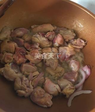 香菇滑鸡焖饭的做法步骤：4